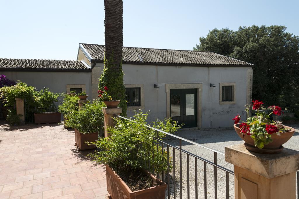 Agriturismo Borgo Degli Ulivi Canicattini Bagni Exterior foto